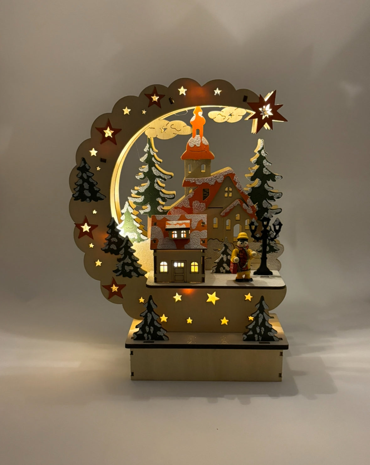 Scène d’hiver avec éclairage en bois à LED (L/H/P) 22x30x8 cm