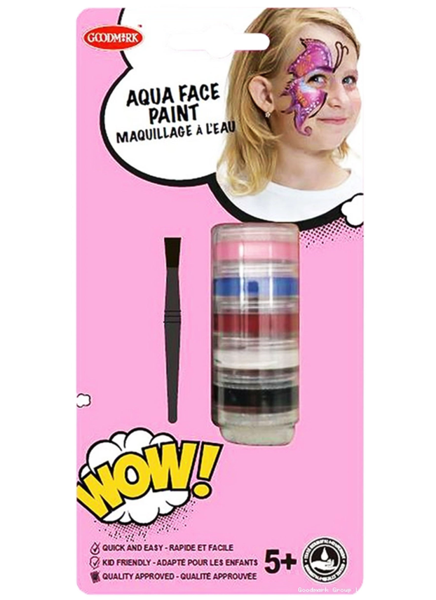 Tour maquillage à l'eau fille avec pinceau et éponge